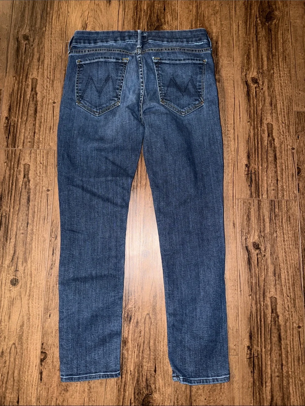 MOTHER The Looker Crop Jeans in Dark Blue Wash - Picture 4 of 4